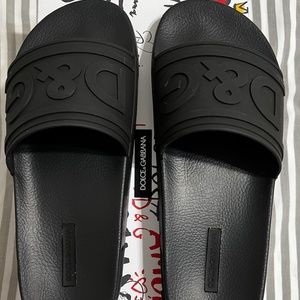 Rubber Beachwear slider with DG logo